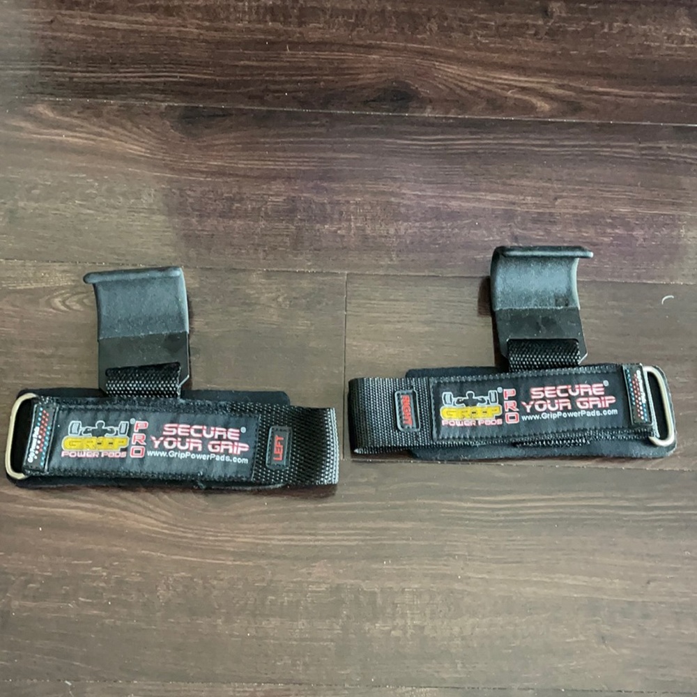 2 Grip Power Pads PRO secure your grip. Left and Right Never used